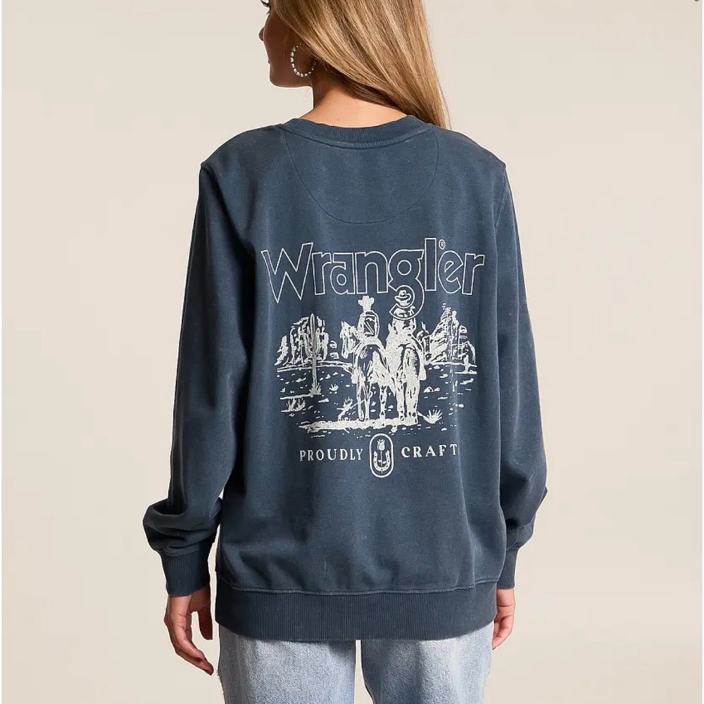 Women’s Wrangler Bue Acid Wash Oversized Crewneck Scenic Pullover